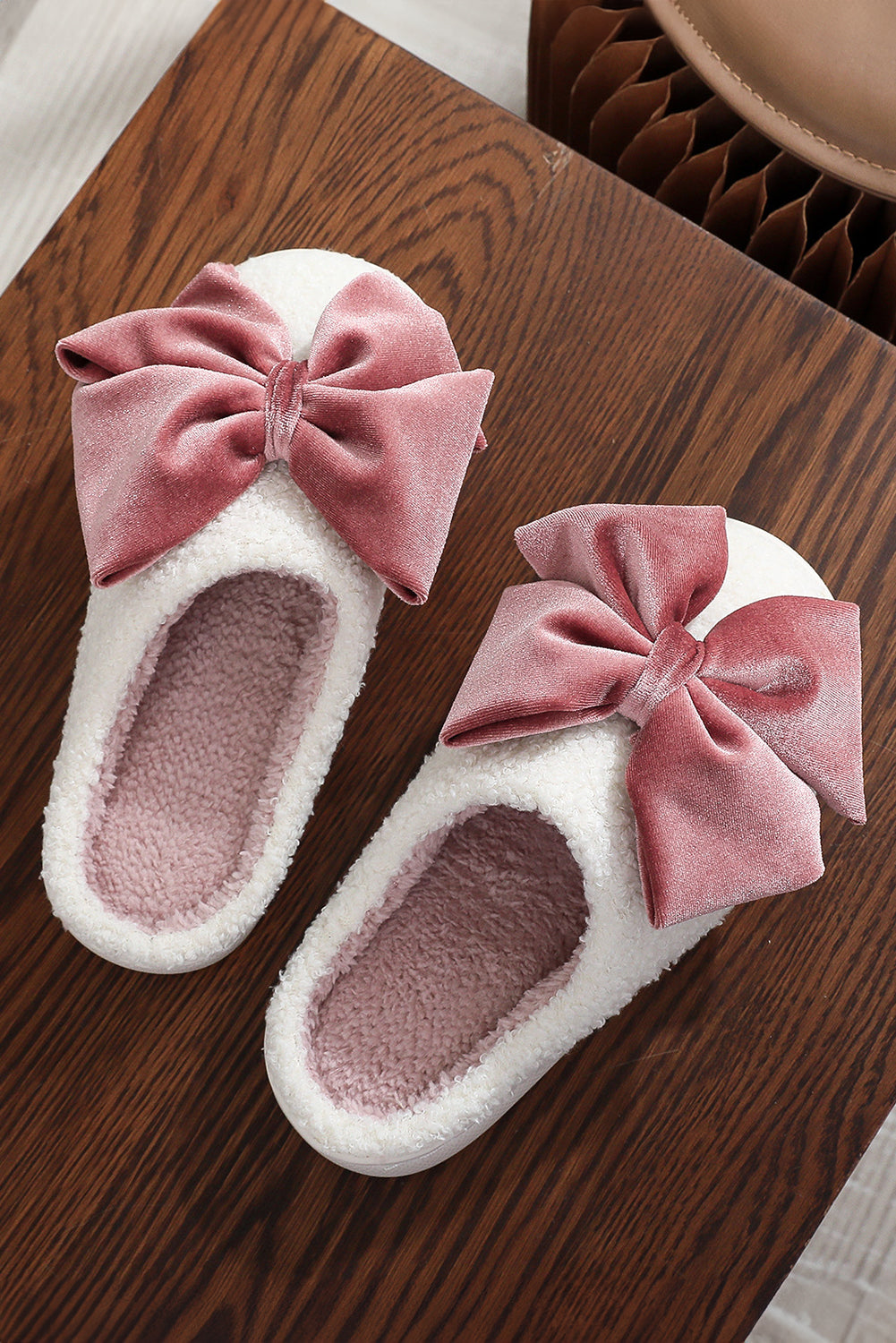 White Glister Ribbon Bow Decor Contrast Liner Plush Slippers