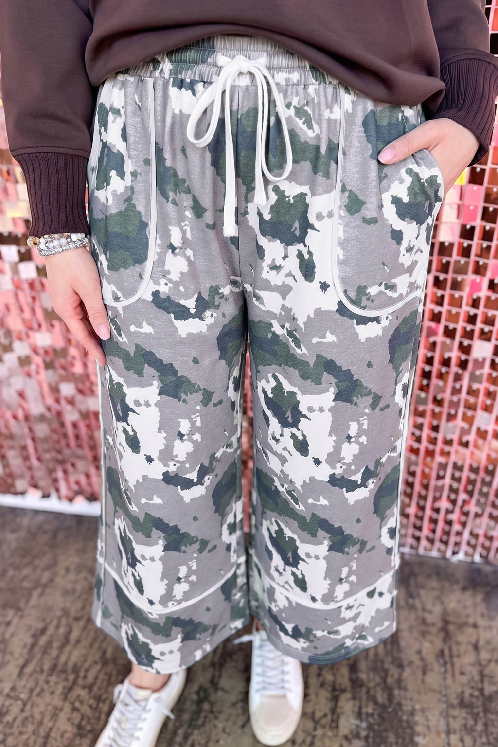Brown Camo Drawstring Waist Patch Pocket Plus Size Pants