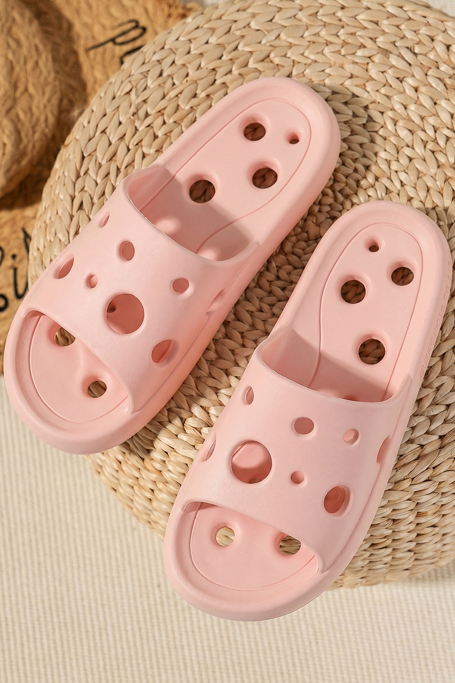 Pink Solid Color Lightweight Hollow Out Slippers