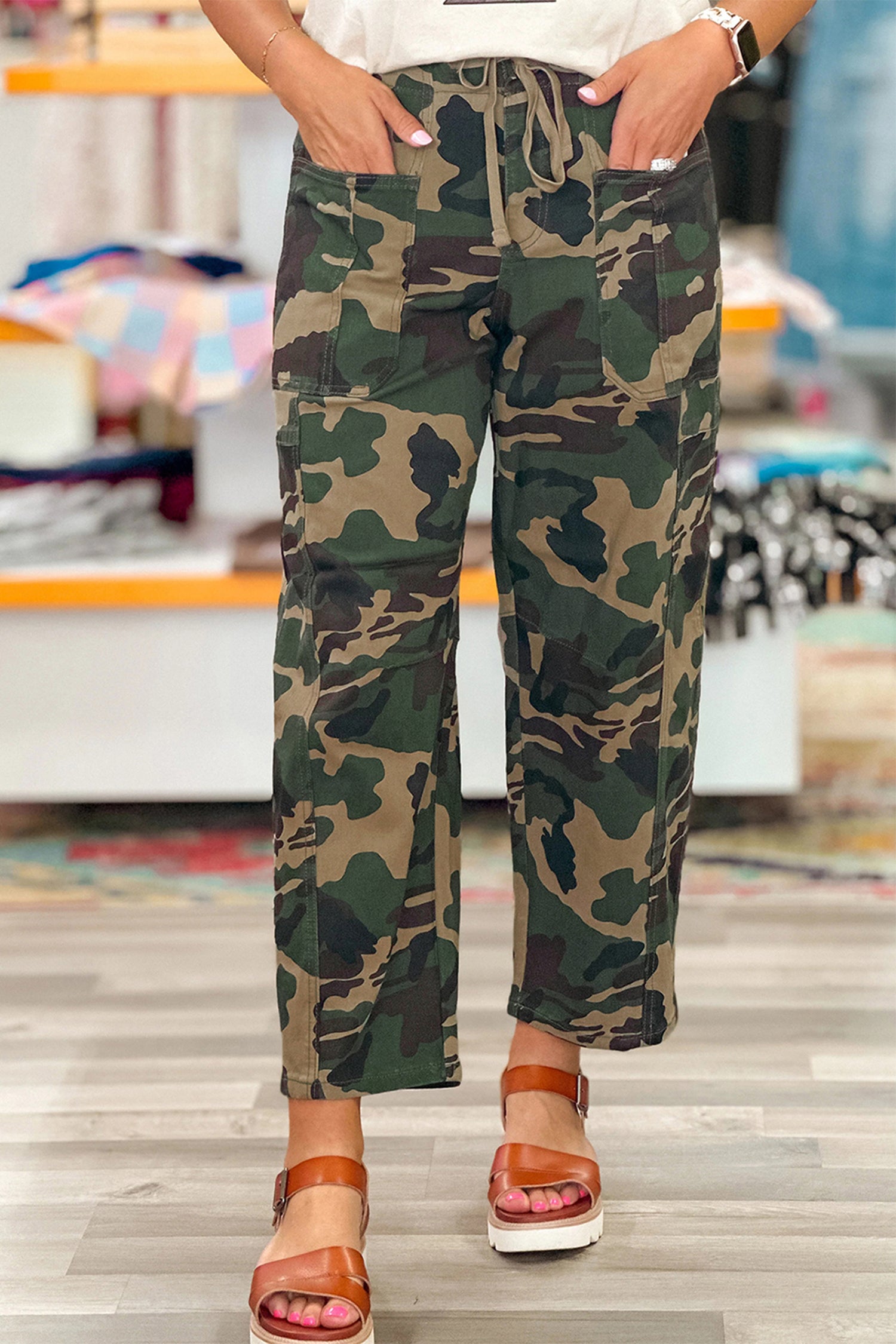 Green Camouflage Print Drawstring Patch Pocket Barrel Jeans
