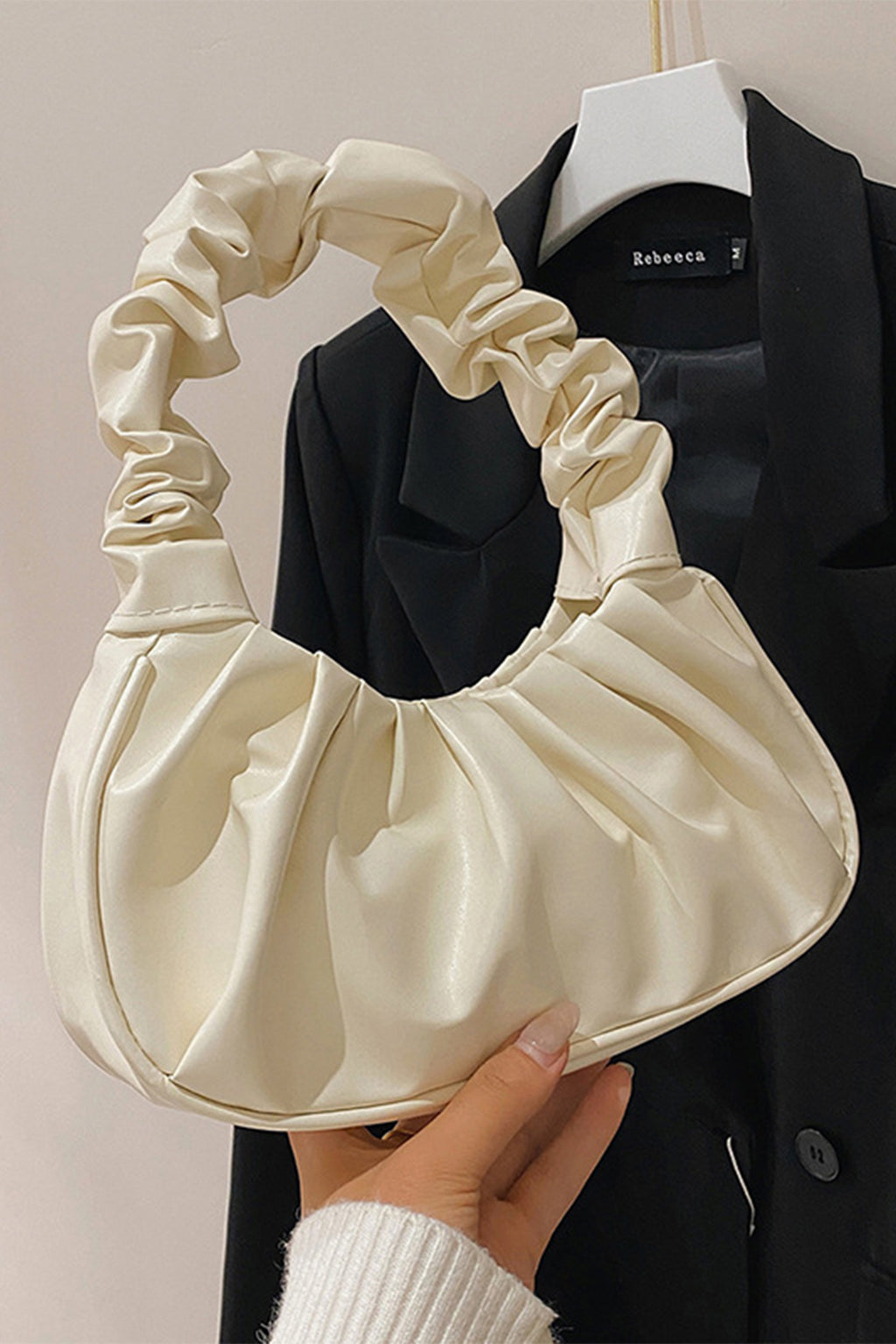 White Sleek PU Leather Pleated Dinner Hand Bag