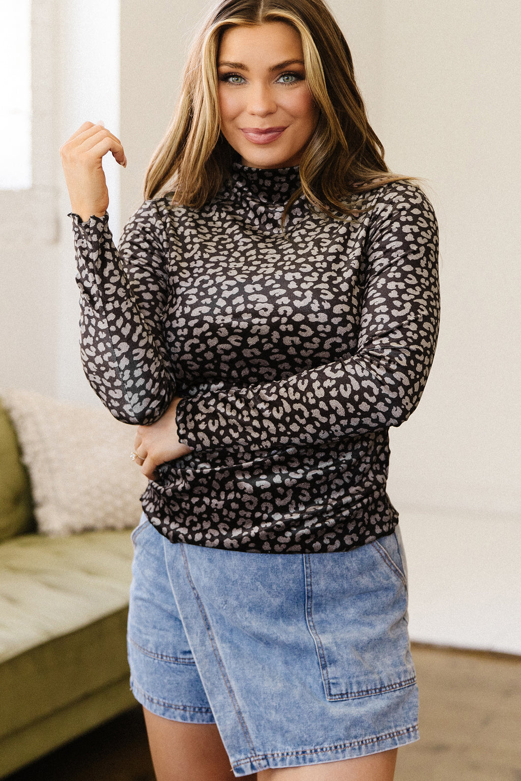 Brown Leopard Print Velvet Long Sleeve Western Style Pullover Top