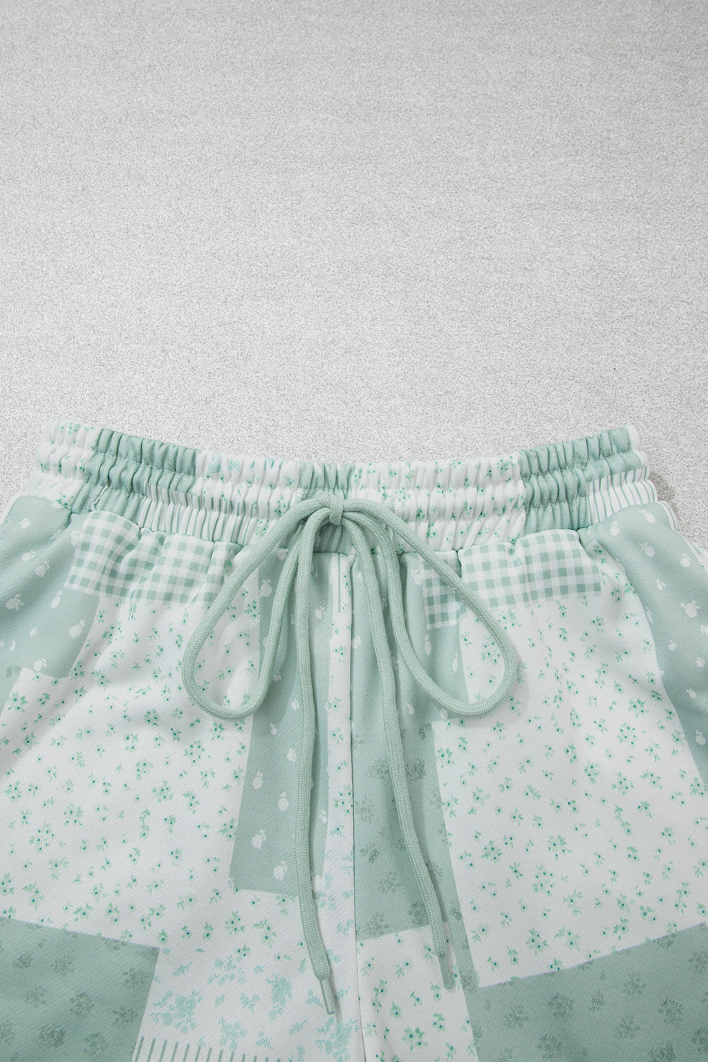 Green Patchwork Floral Print Drop Shoulder Baggy Pullover Drawstring Shorts Set