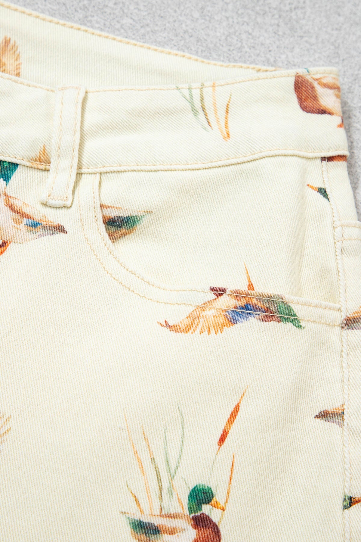 Beige Stylish Mallard Printed Cuffed Hem Shift Jeans