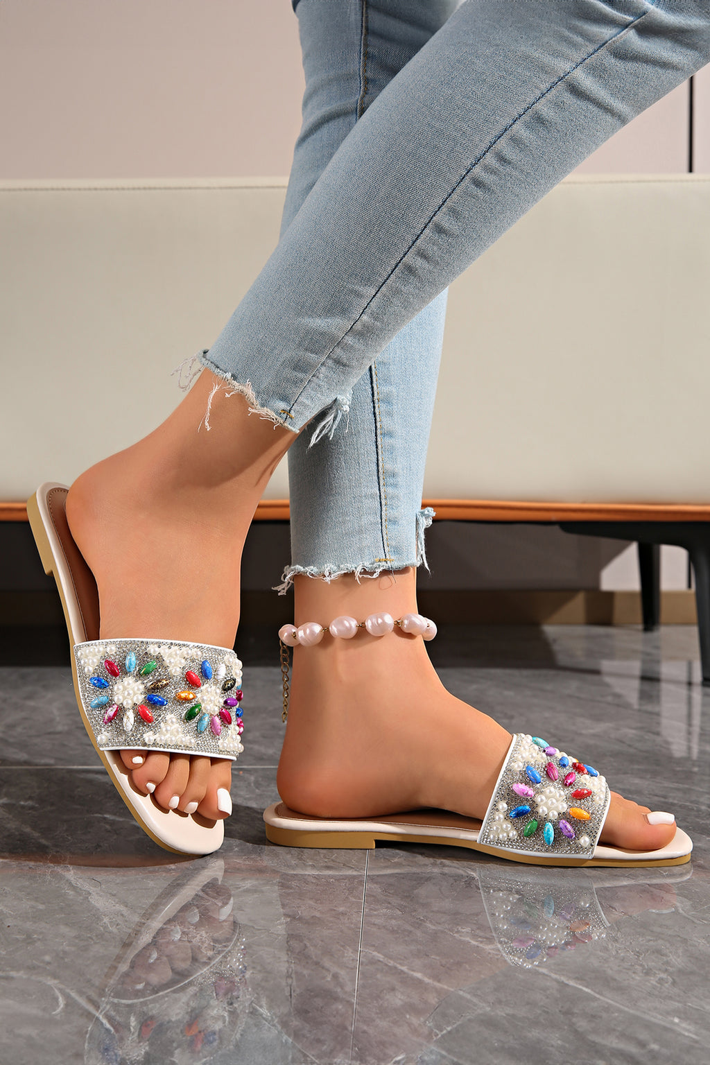 White Rhinestone Pearl Decoration Square Head Beach Slippers