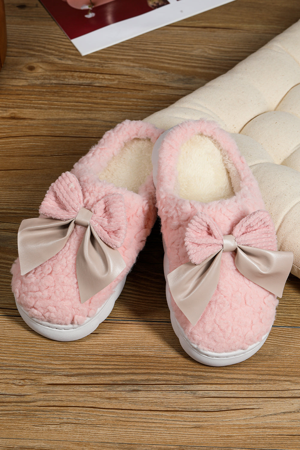 Camel Contrast Bowknot Applique Plush Winter Slippers (Colors May Differ by Batch)