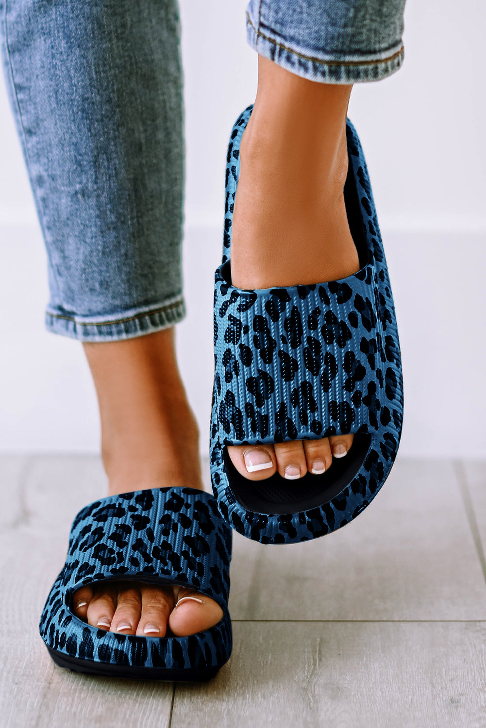 Blue Leopard Print Thick Sole Slip On Slippers