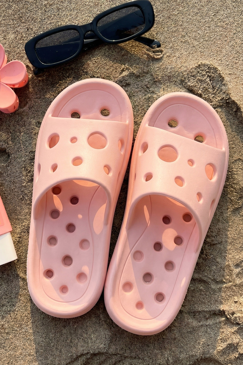 Pink Solid Color Lightweight Hollow Out Slippers