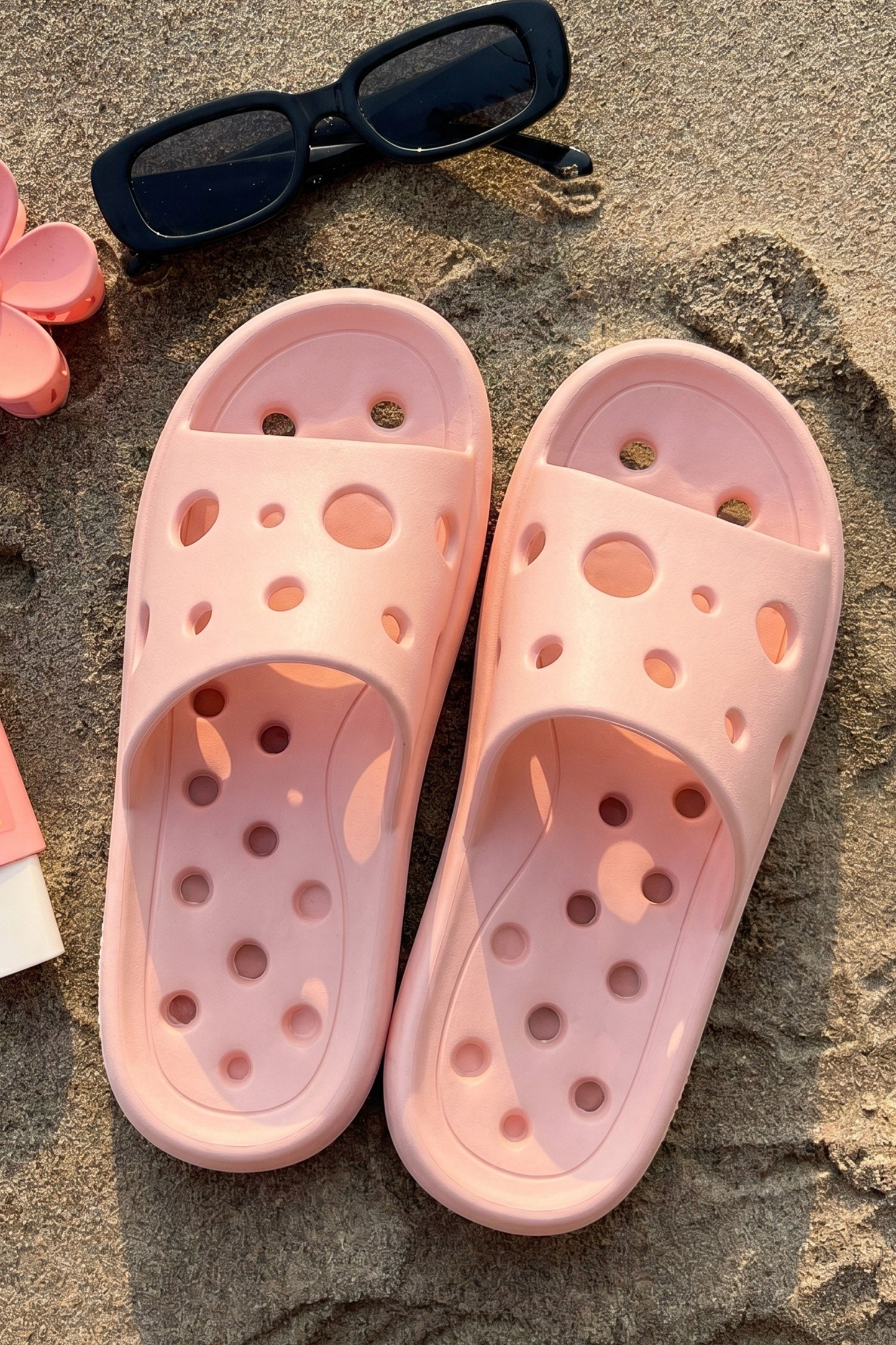 Pink Solid Color Lightweight Hollow Out Slippers